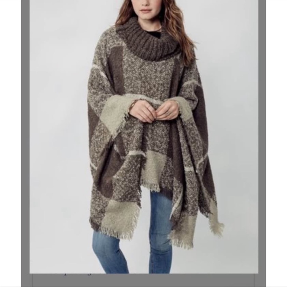 Promesa Size Large Brown and Cream Plaid Poncho